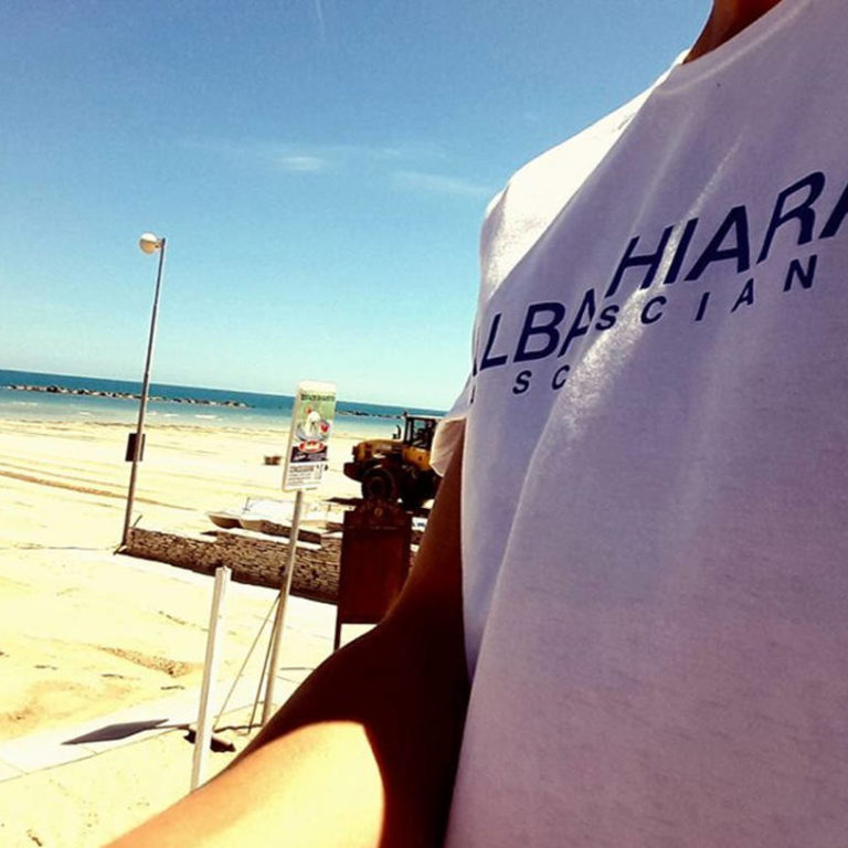 party in spiaggia griffato birra bvs